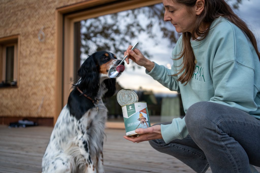 AlpenHund Überflieger Ente mit Wurzelgemüse & Hirse